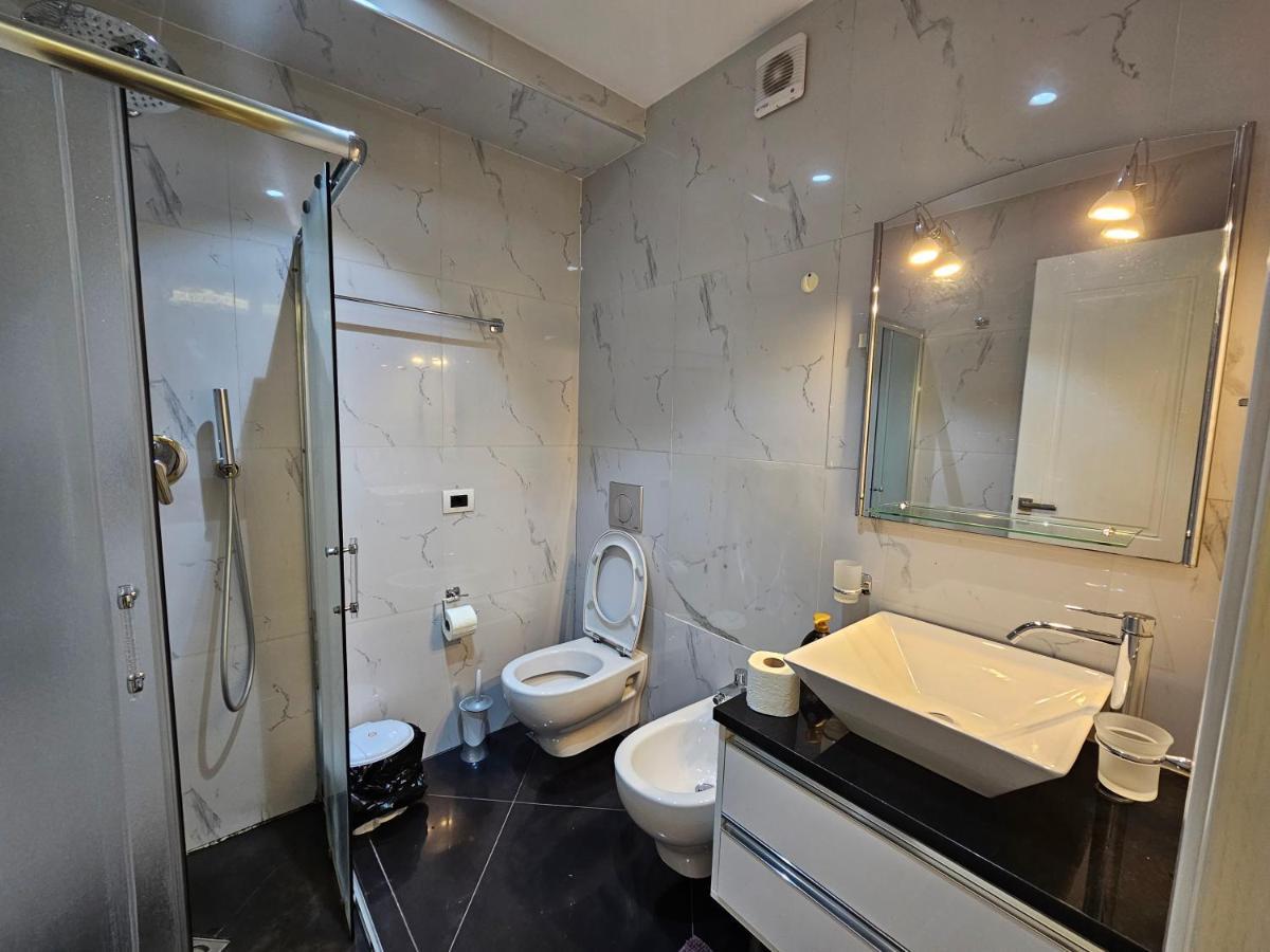 Tirana Central Exclusive Kültér fotó