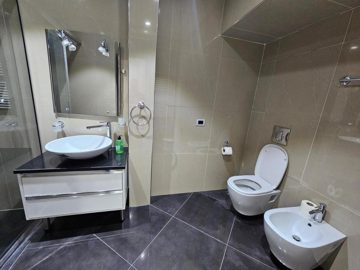 Tirana Central Exclusive Kültér fotó
